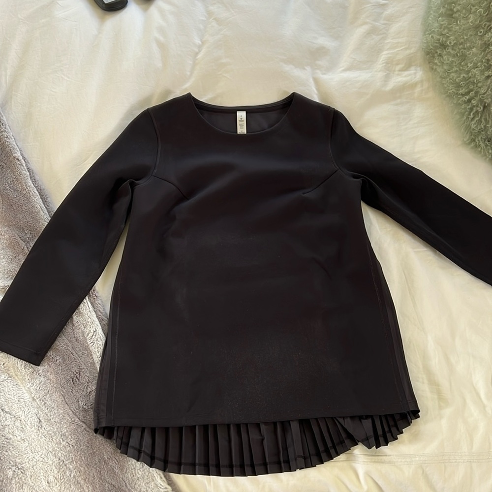 Lululemon Pleat On Long Sleeve Athletic Shirt
